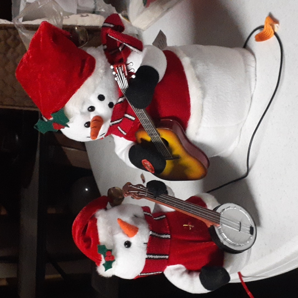 Dueling Snowmen - Used Please Read Descpt.